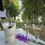 Feriehus Plau Am See, Direkt Am Wasser *